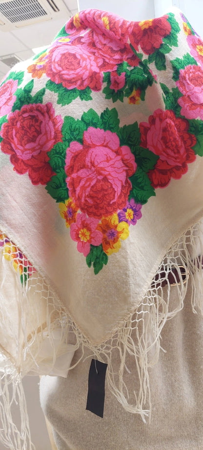 Kansallispuvun Villahuivi - Kukkakuvioitu