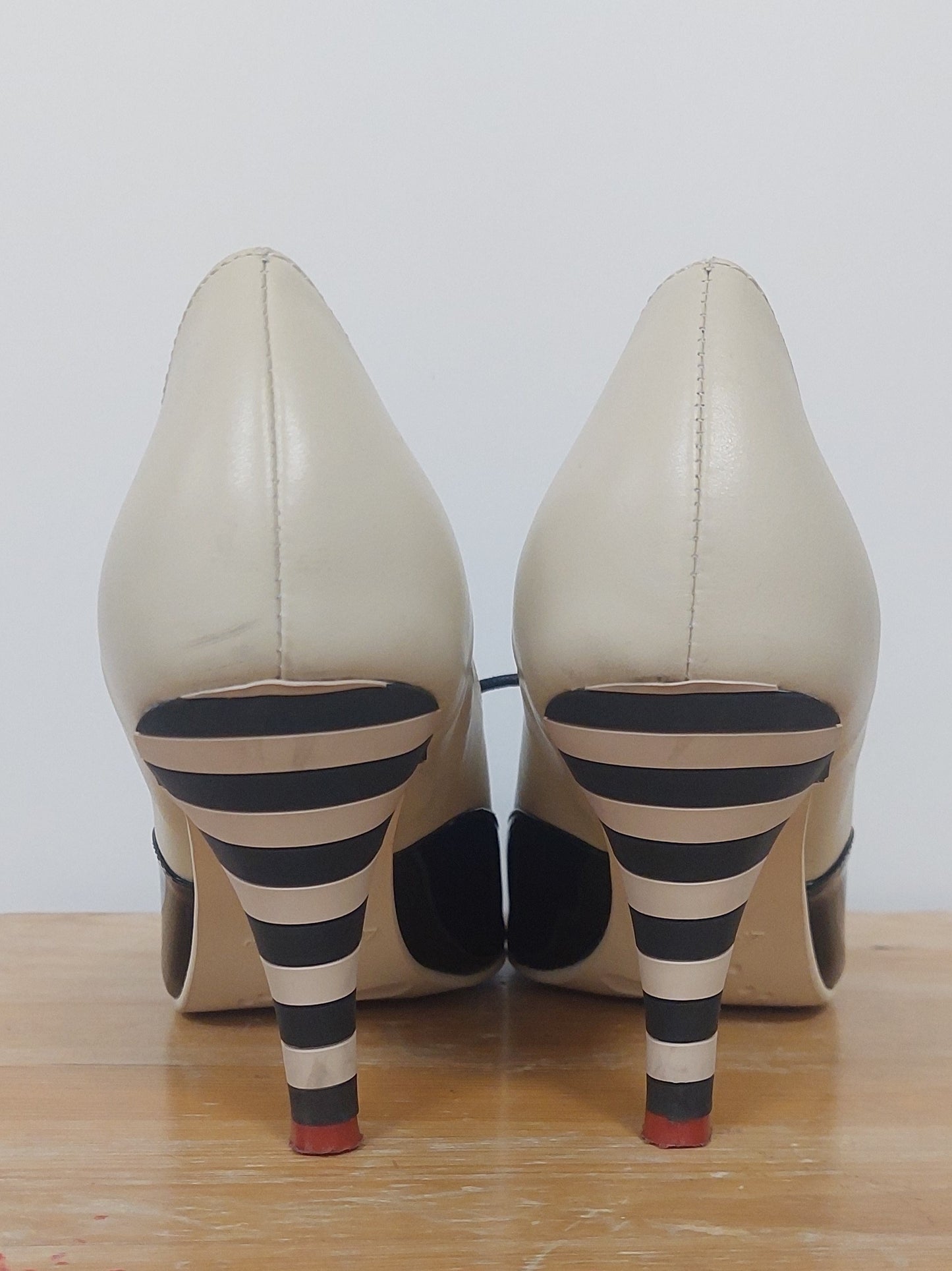 Lola Ramona Korkokengät – Beige/musta/punainen, koko 38