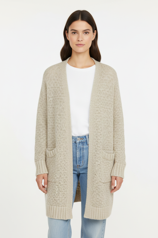 Beige neuletakki mallilla